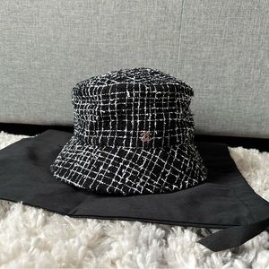 Chanel bucket hat